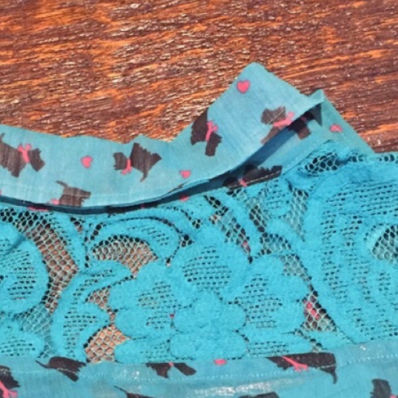 Size Medium Sleeveless Top with Attached Camisole and Scottie Dogs and Leggings - Picture 4 of 5